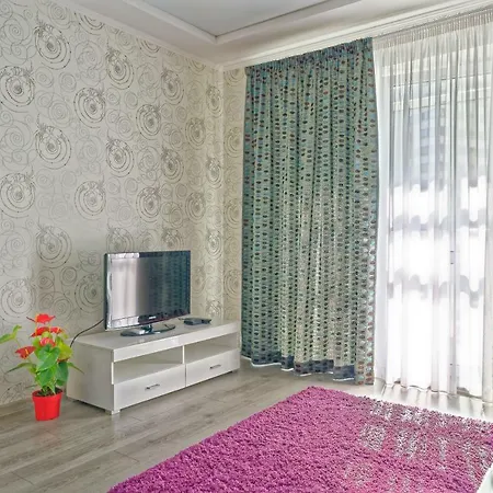 Апартаменты На Мстиславца Apartment *